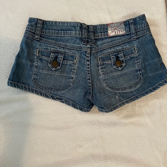 Like new Sz 1/24 distressed denim jean shorts - Picture 3 of 4